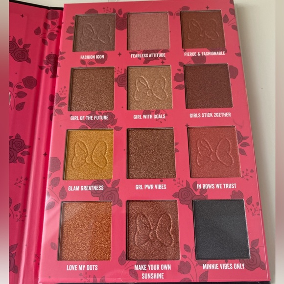 DISNEY Minnie Mouse Eyeshadow Palette - Picture 6 of 7